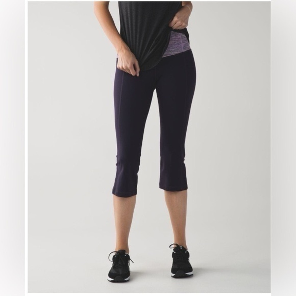 Lululemon Gather & Crow Crop II *Full-On Luon Black Grape /Space Dye Camo size 6